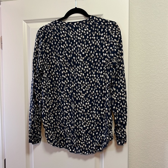 Eddie Bauer Women’s blouse, size tall medium. - Picture 6 of 6